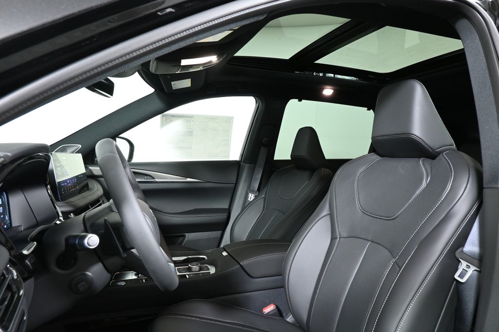 2025 INFINITI QX60 Luxe 13