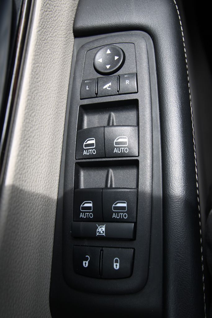 Used 2023 Chrysler Pacifica Hybrid Van