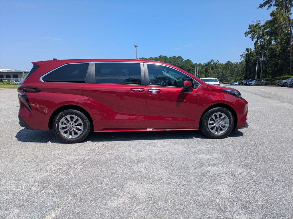 Used 2025 Toyota Sienna Van