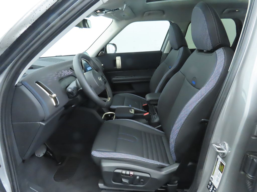 2025 MINI Cooper Countryman Iconic 21