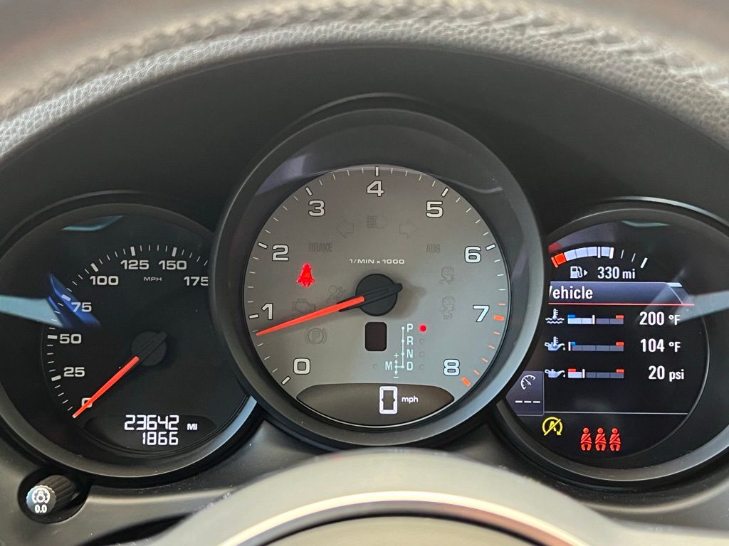 Thumbnail: 2021 Porsche Macan - 10