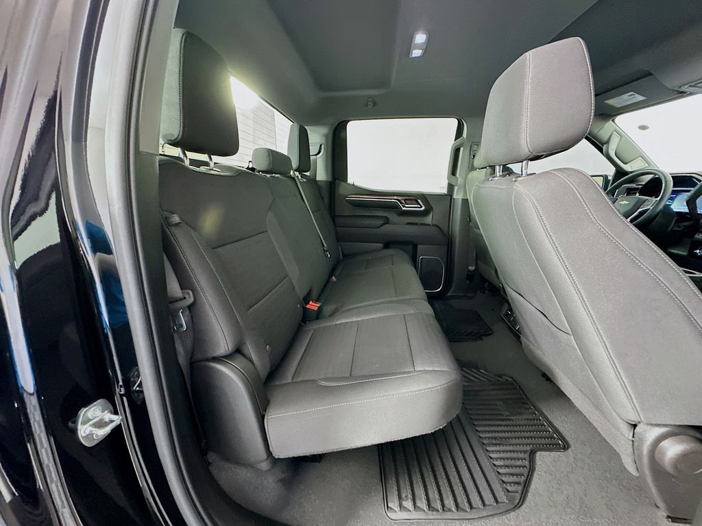 Thumbnail: 2023 Chevrolet Silverado 1500 - 26