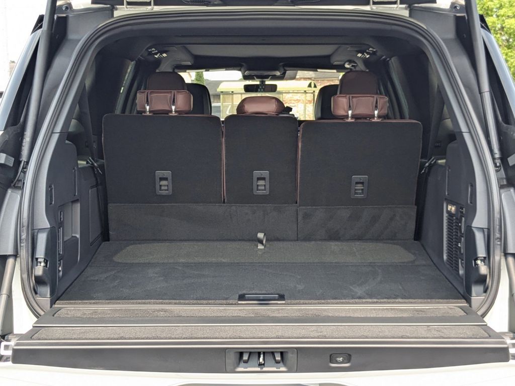 2025 Lincoln Navigator L Reserve