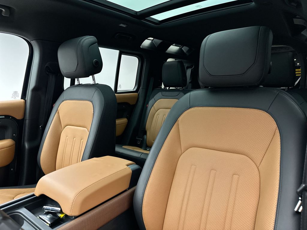 Thumbnail: 2021 Land Rover Defender - 10