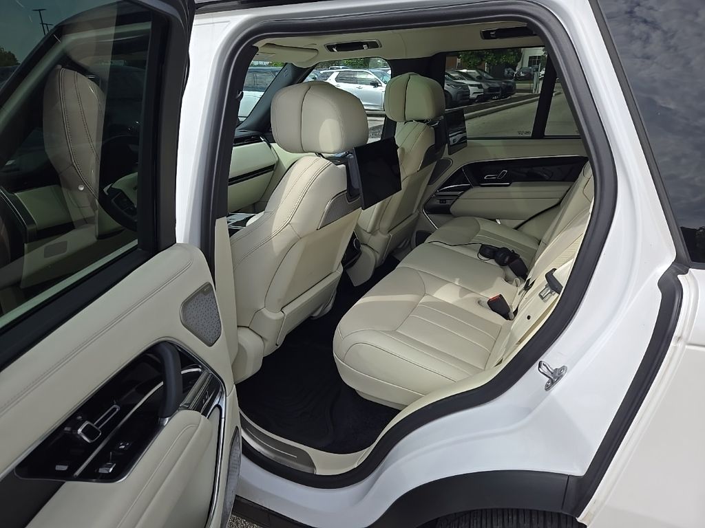 Certified Used 2024 White Land Rover Autobiography image 18