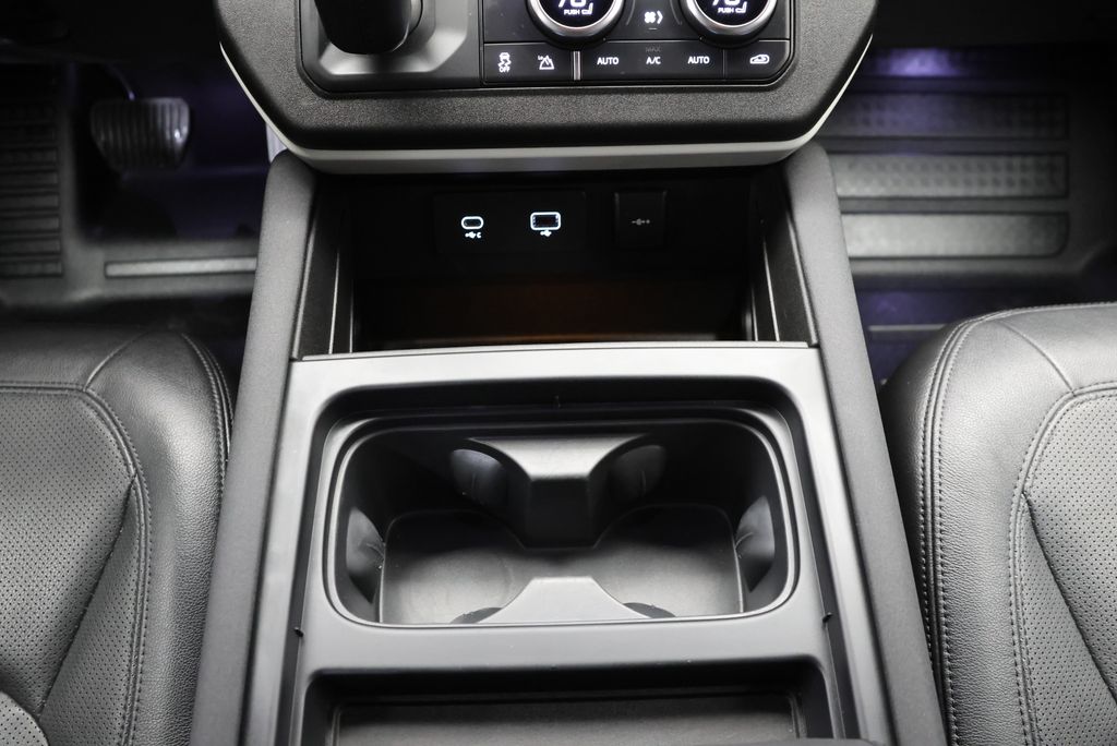 Thumbnail: 2023 Land Rover Defender - 24