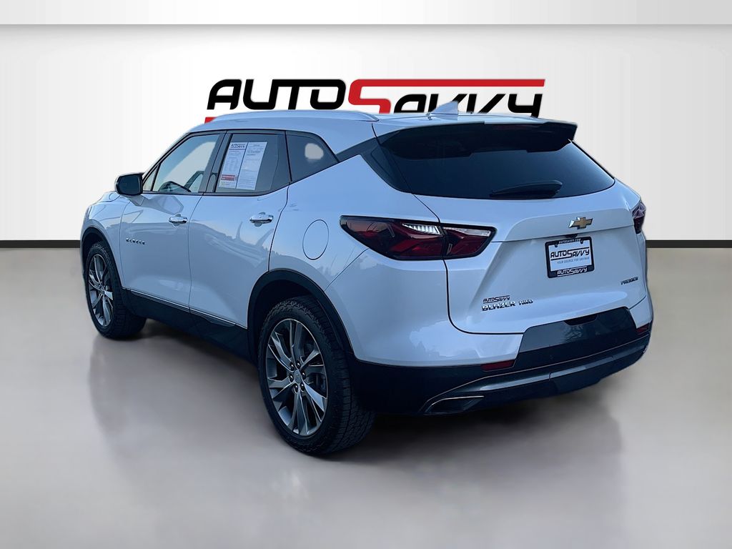 Used 2022 Iridescent Pearl Tricoat Chevrolet Premier image 5