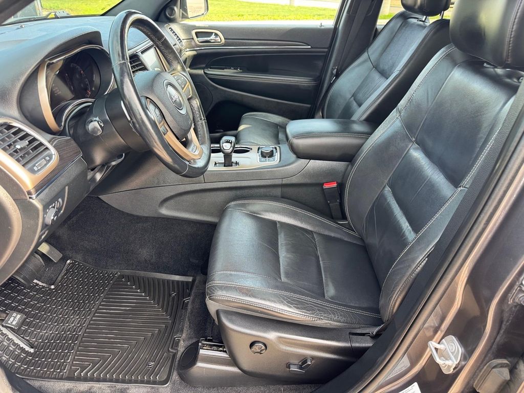 Used 2015 Granite Crystal Metallic Clearcoat Jeep Limited image 8