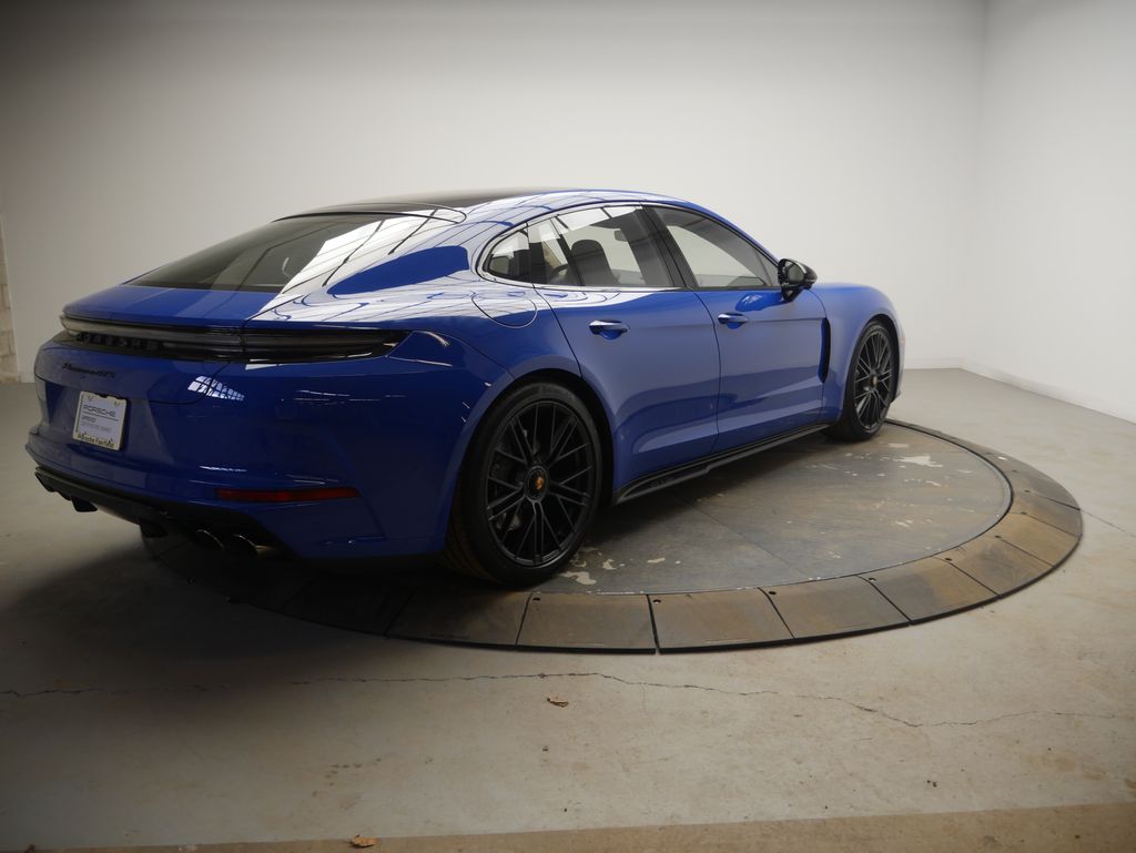 Thumbnail: 2026 Porsche Panamera - 7