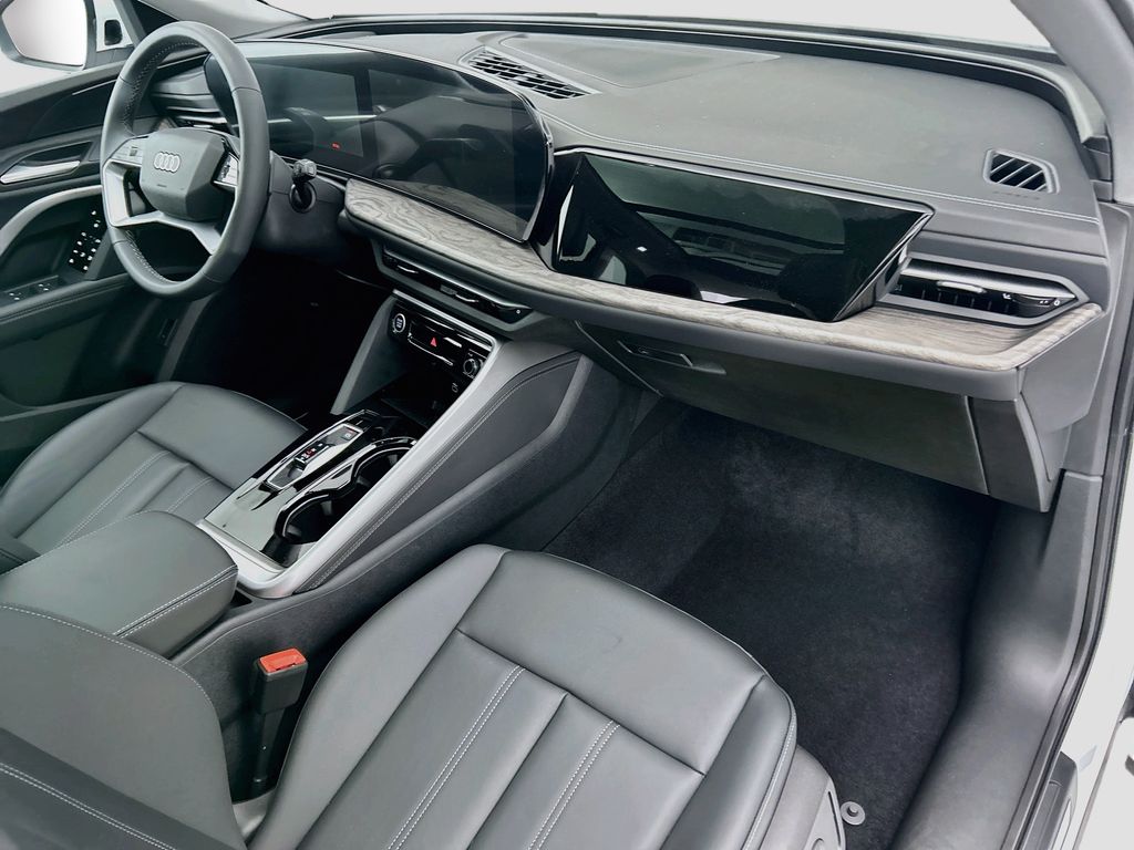Thumbnail: 2026 Audi Q5 - 16