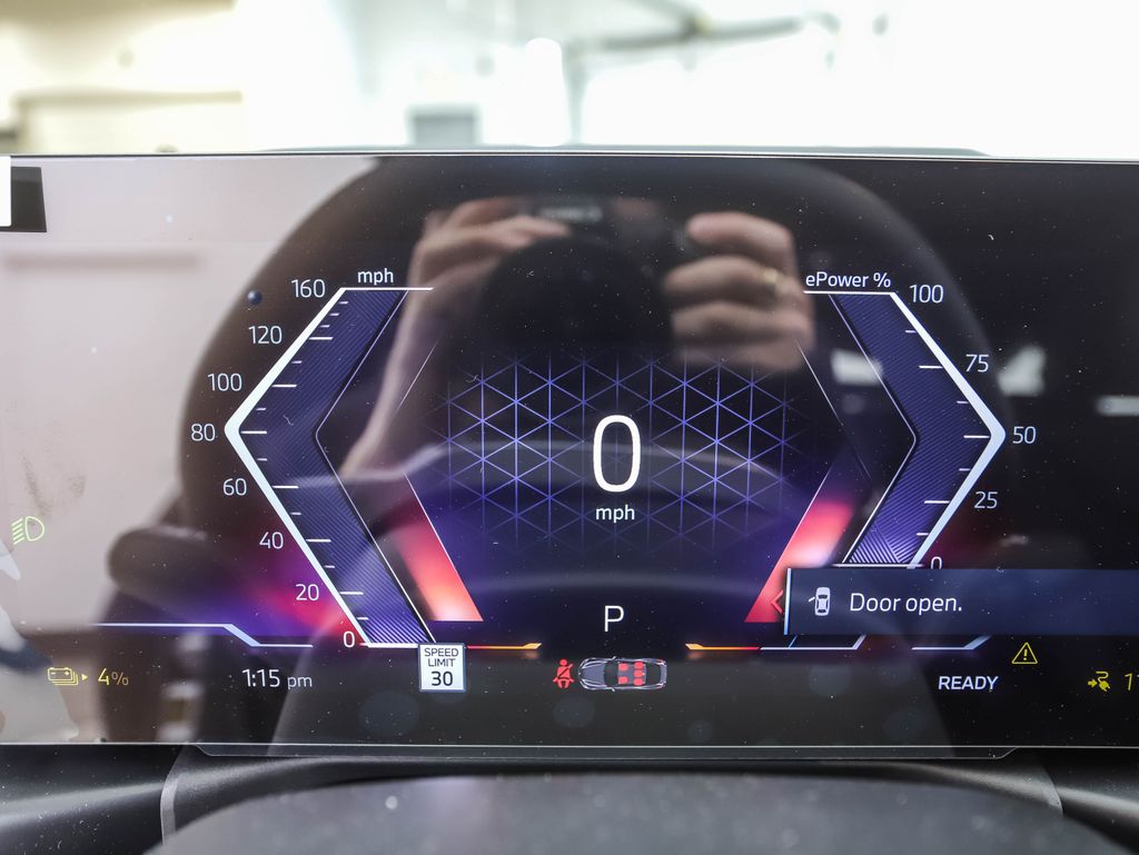 Thumbnail: 2025 BMW i4 - 15