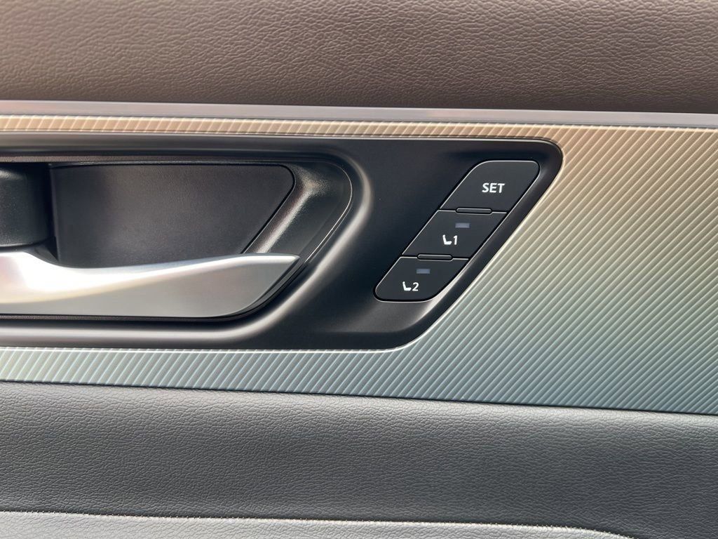 2025 Super Black Nissan Murano Platinum AWD SUV