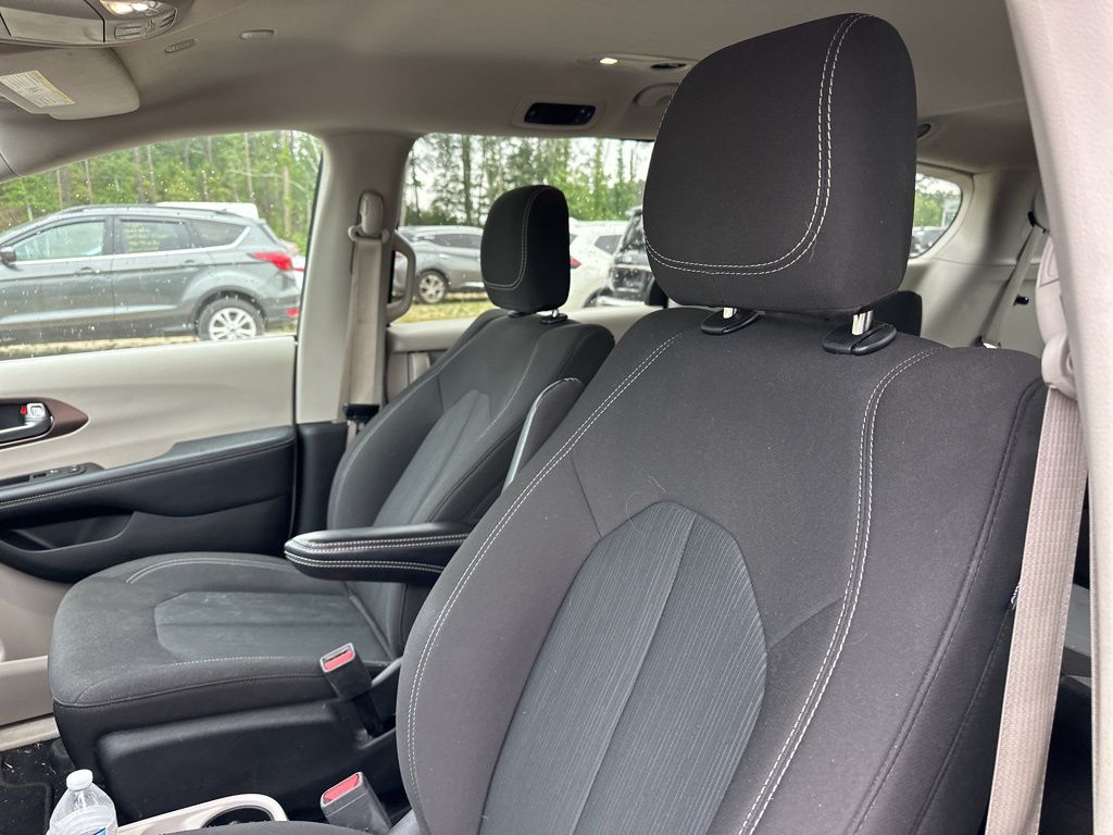 2023 Brilliant Black Crystal Pearlcoat Chrysler Voyager LX FWD Van