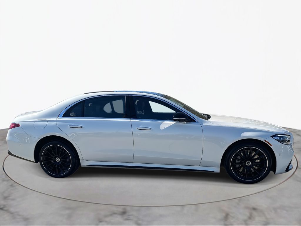 Thumbnail: 2022 Mercedes-Benz S-Class - 8