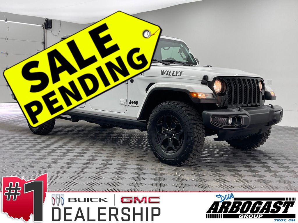 Bright White Clearcoat 2021 Jeep Gladiator Pickup Truck Four-Wheel Drive 8-Speed Automatic