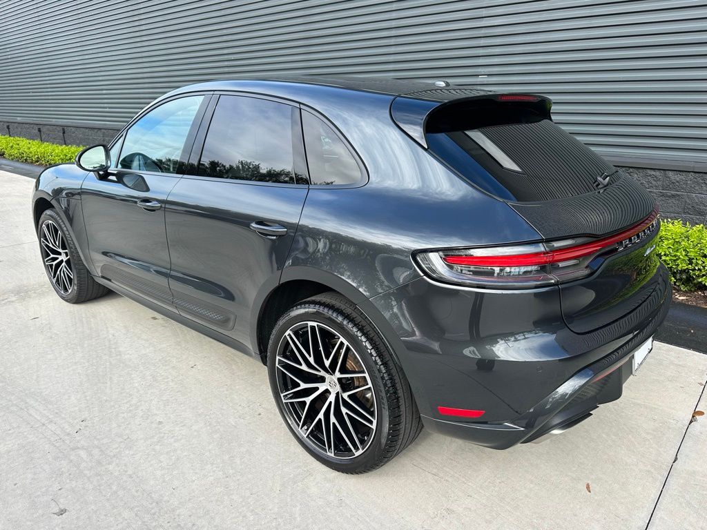Thumbnail: 2022 Porsche Macan - 3