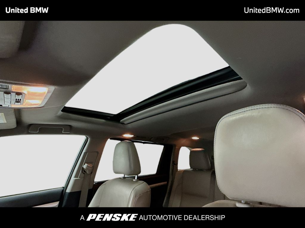 Thumbnail: 2017 Toyota Highlander - 12