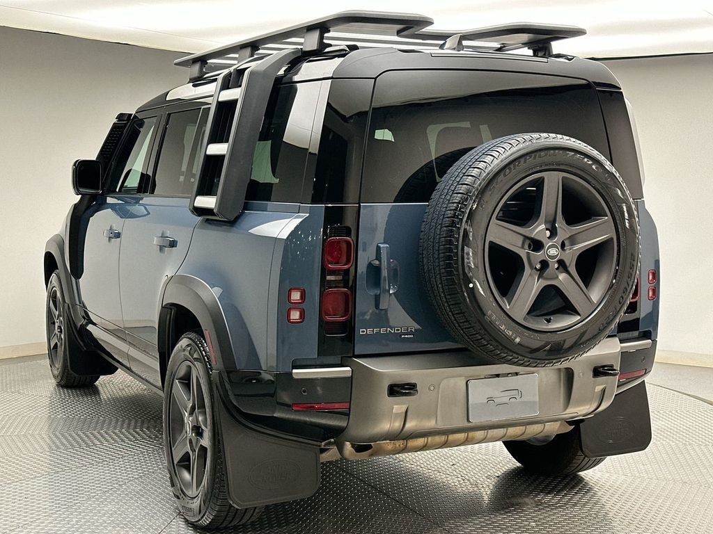 Thumbnail: 2023 Land Rover Defender - 11