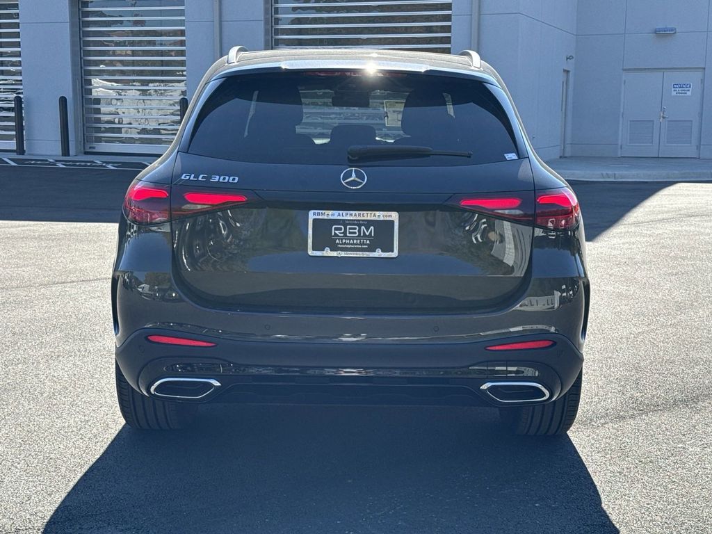 2025 Mercedes-Benz GLC GLC 300 7