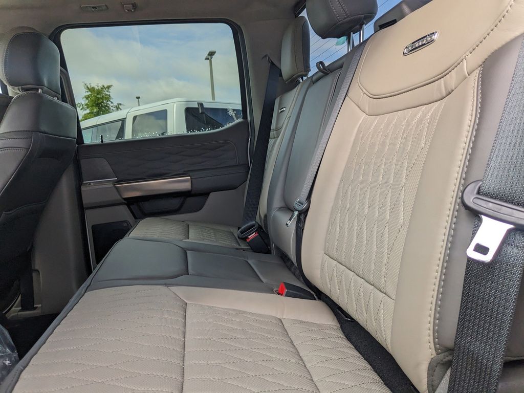 2025 Ford F-250 Super Duty Platinum