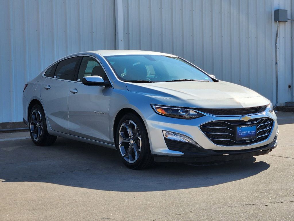 2022 Chevrolet Malibu LT 3