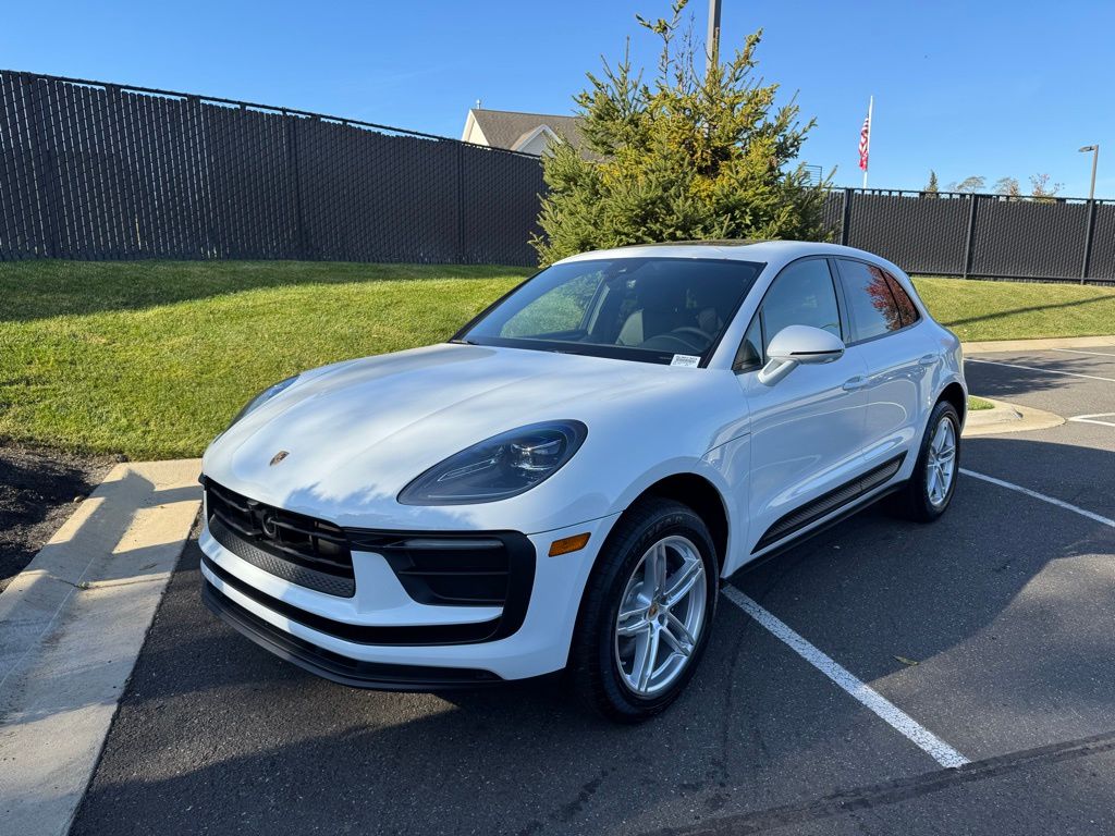 2025 Porsche Macan  -
                West Long Branch, NJ