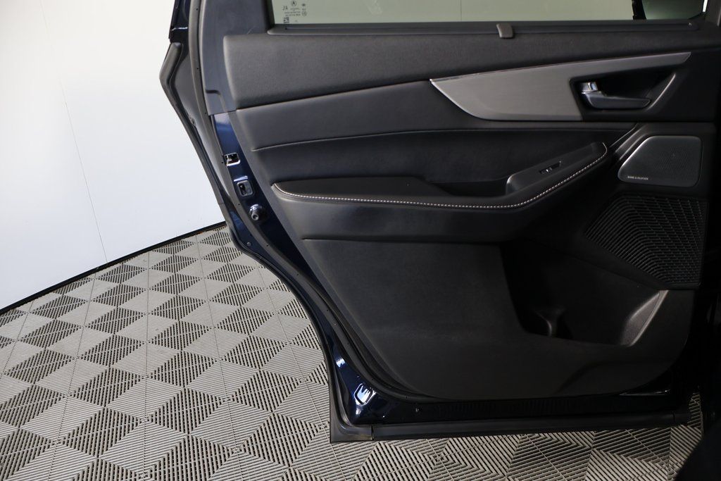 Thumbnail: 2025 Acura MDX - 13