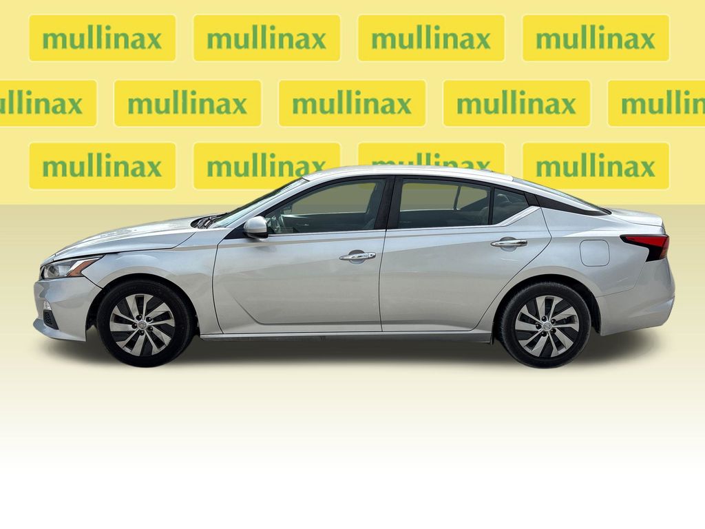 Used 2020 Silver Nissan 2.5 S image 12