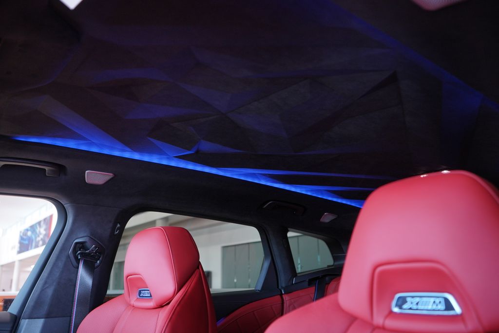 Thumbnail: 2026 BMW XM - 9