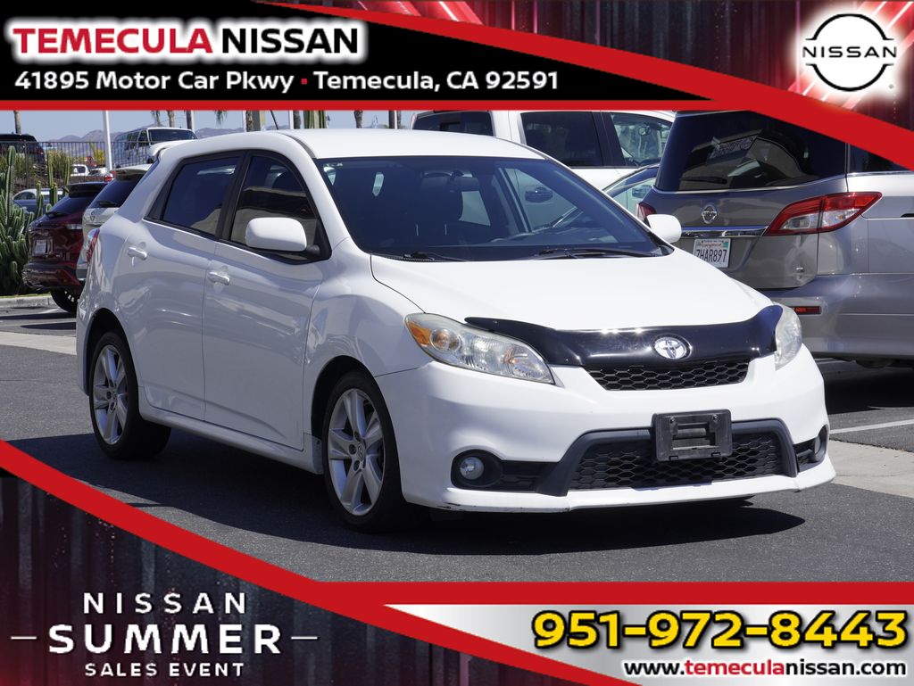 Super White 2013 Toyota Matrix Hatchback Front-Wheel Drive 5-Speed Automatic