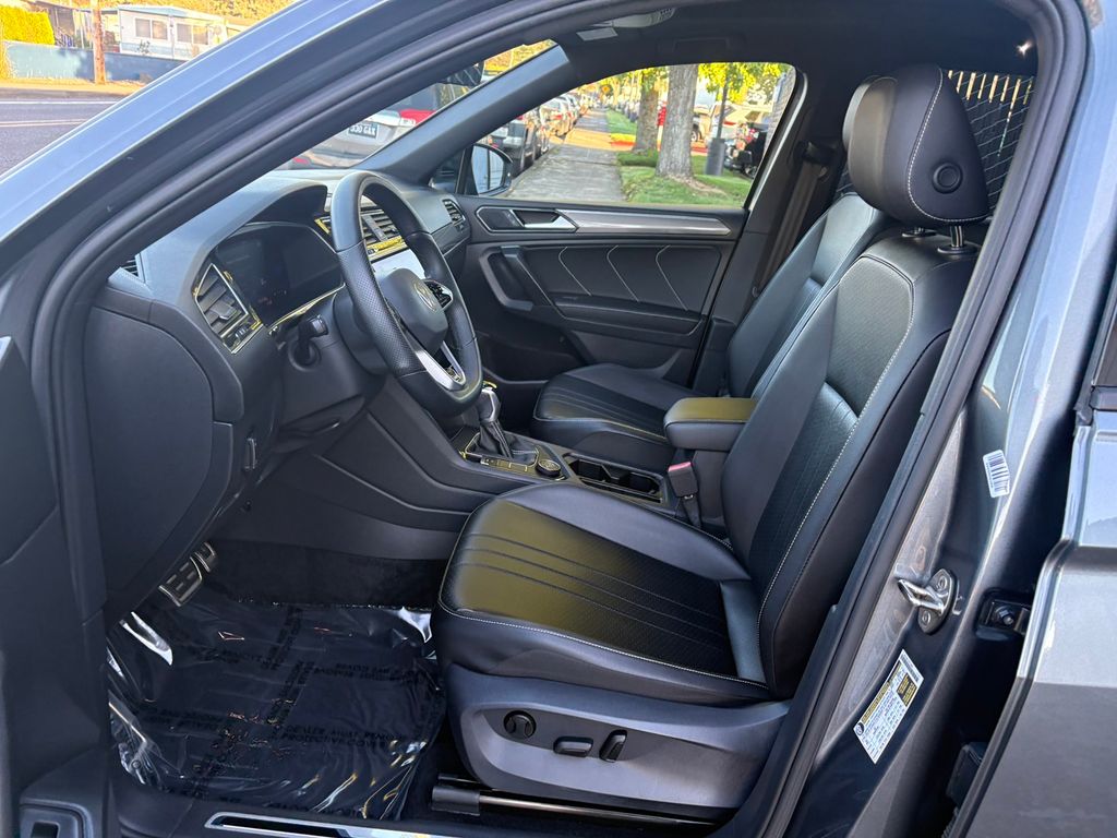 2022 Volkswagen Tiguan 2.0T SE R-Line Black