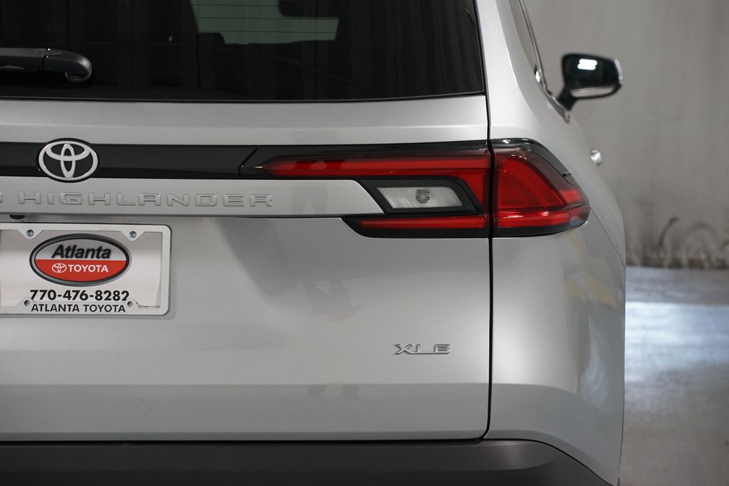 Thumbnail: 2026 Toyota Grand Highlander - 10