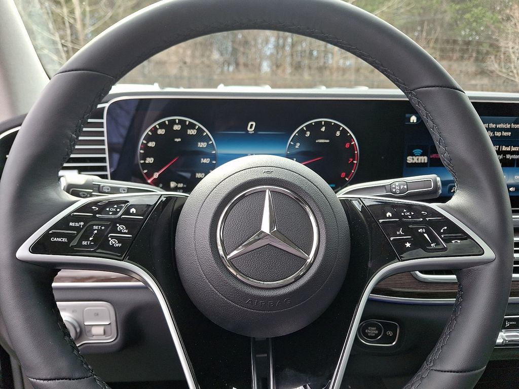 Thumbnail: 2026 Mercedes-Benz GLE - 15