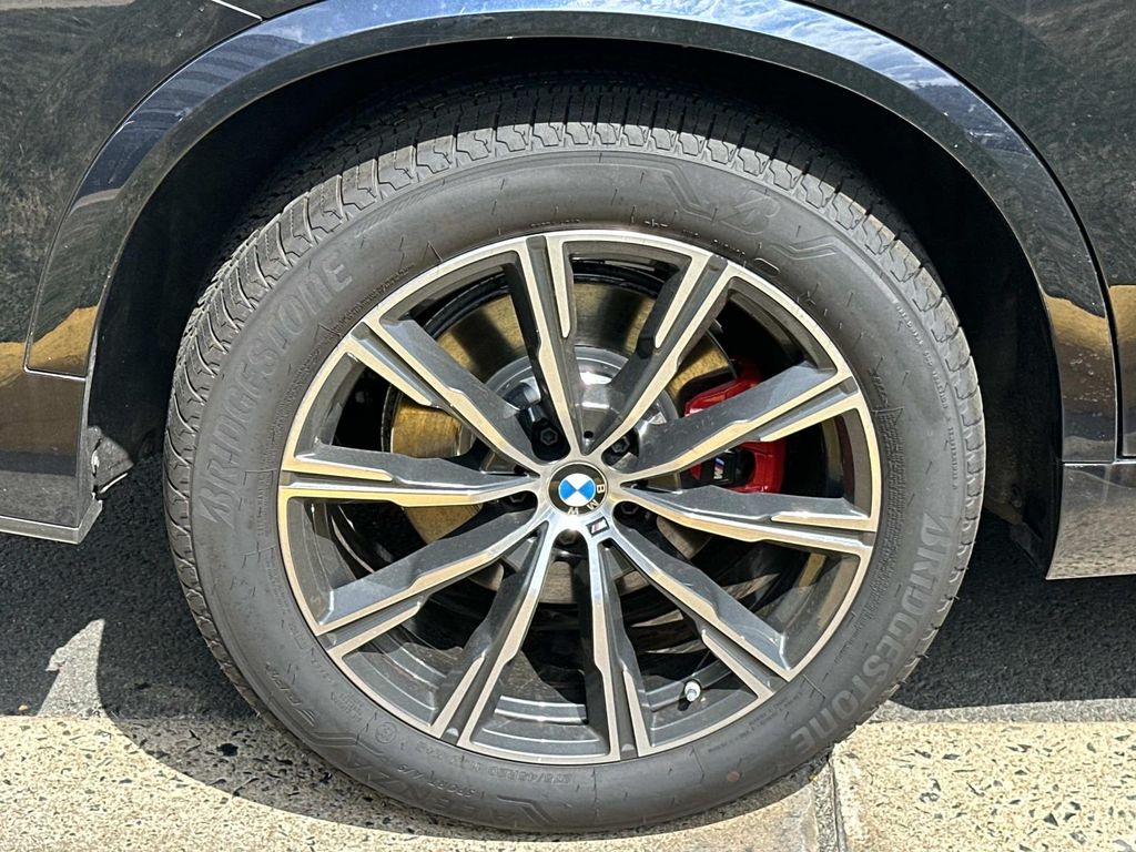 Thumbnail: 2022 BMW X5 - 17