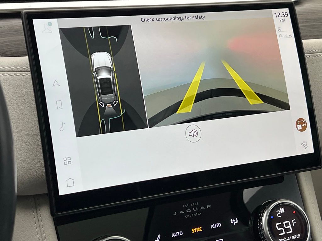 Thumbnail: 2022 Jaguar F-Pace - 14