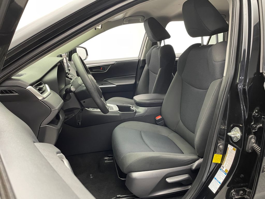 Thumbnail: 2022 Toyota RAV4 - 13