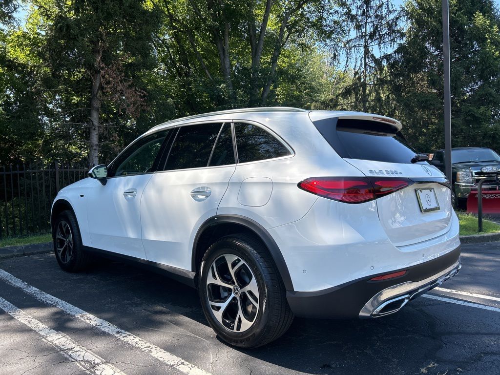 Thumbnail: 2025 Mercedes-Benz GLC - 4