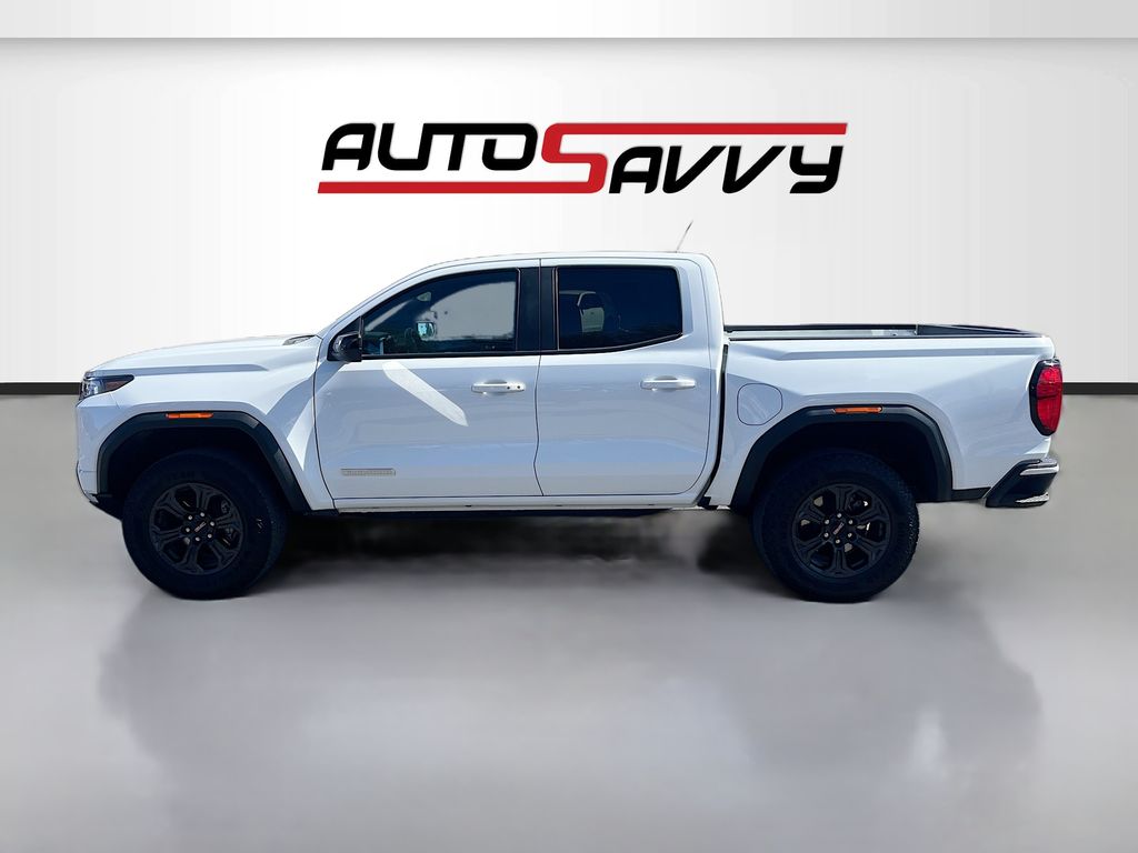 Used 2024 White GMC Elevation image 4