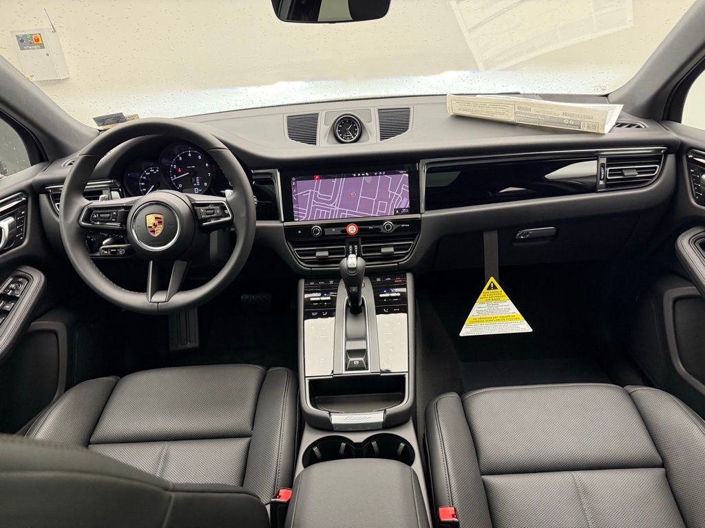 Thumbnail: 2026 Porsche Macan - 27