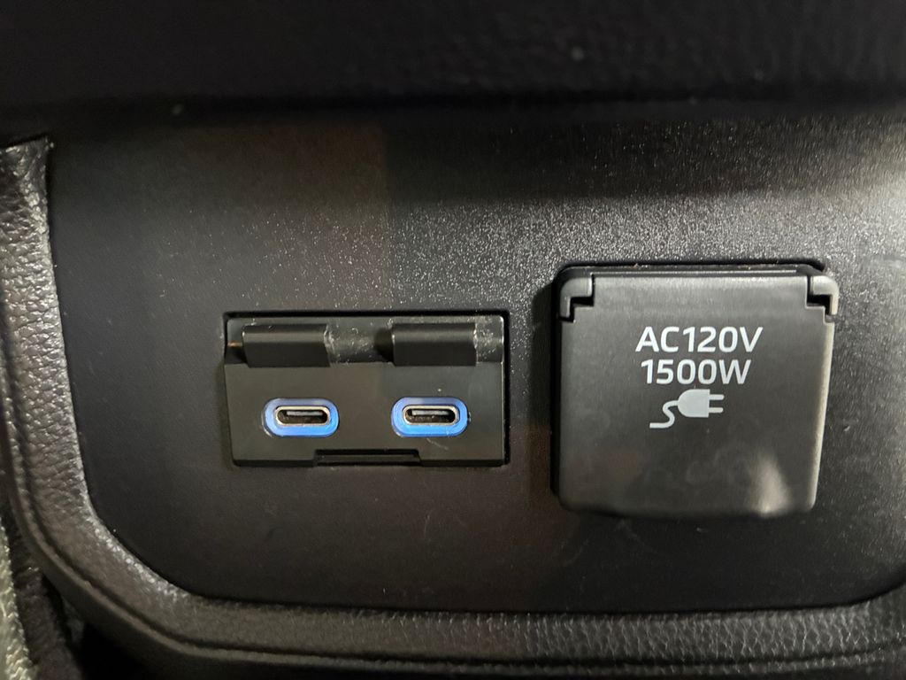 Used Car 2022 Toyota Highlander Hybrid  Platinum For Sale Under $40,000 In Austin, Texas