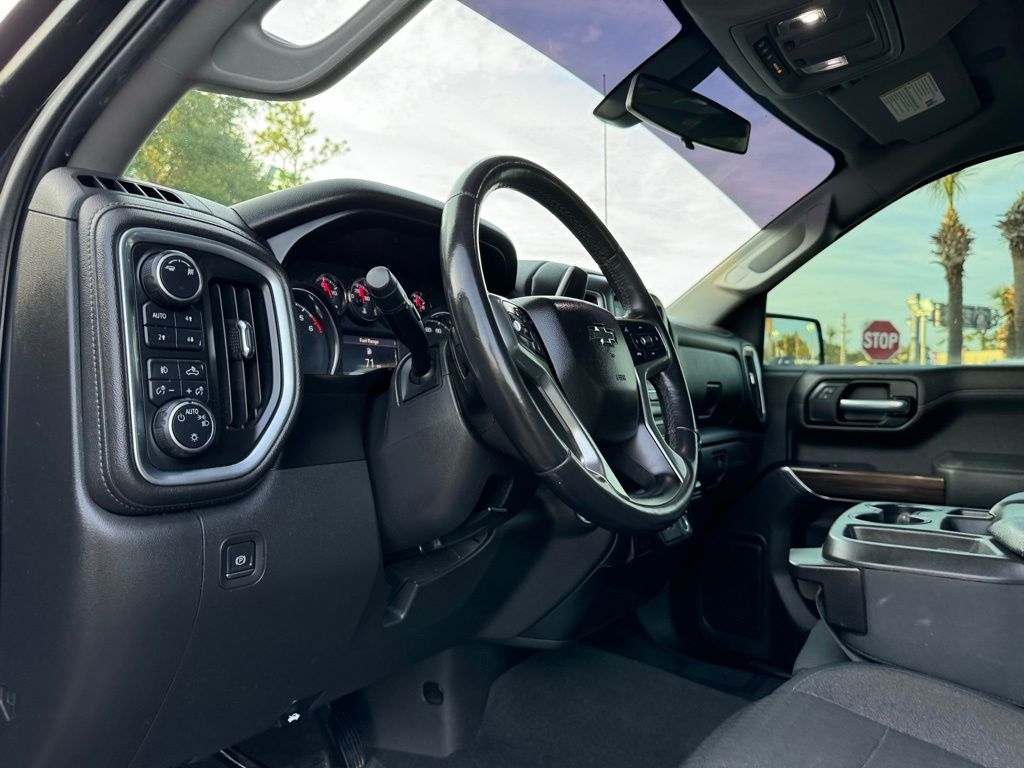 2019 Chevrolet Silverado 1500 RST 32