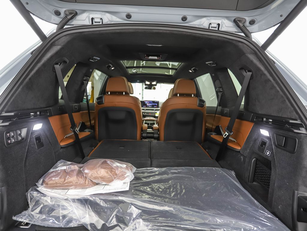 Thumbnail: 2026 BMW X7 - 29