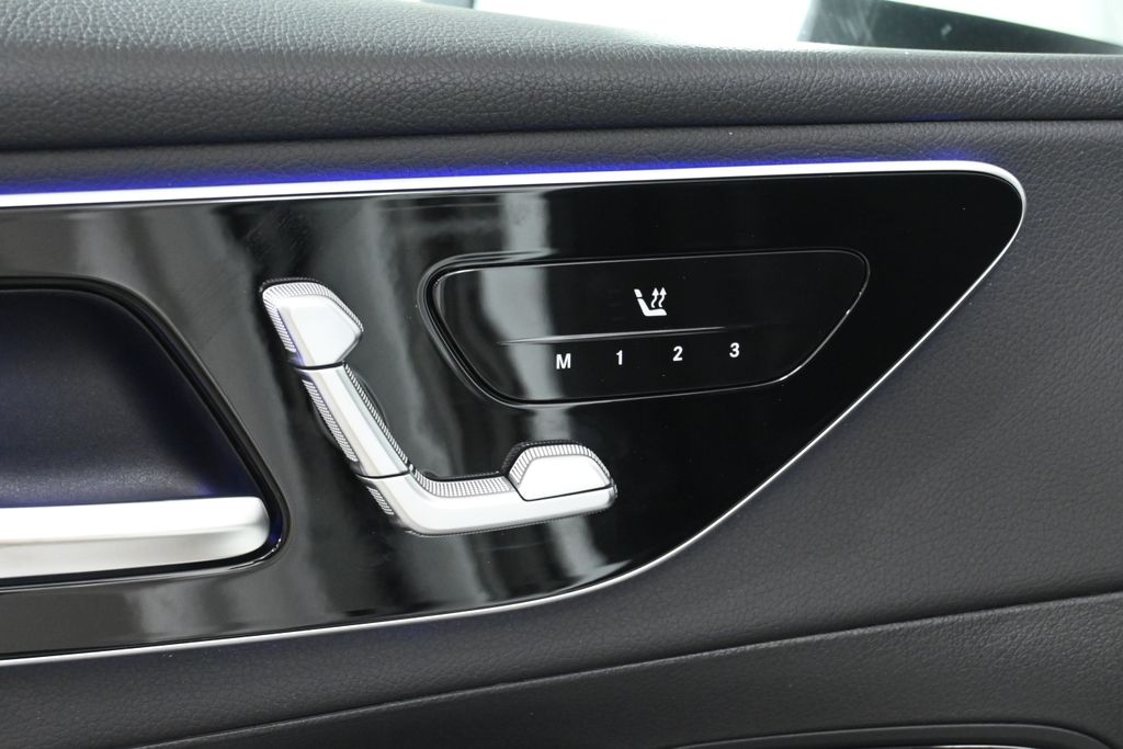 Thumbnail: 2025 Mercedes-Benz GLC - 22