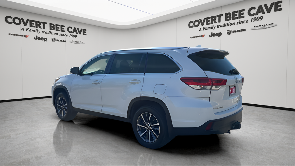 Used Car 2019 Toyota Highlander  Xle For Sale Under $25,000 In Austin, Texas