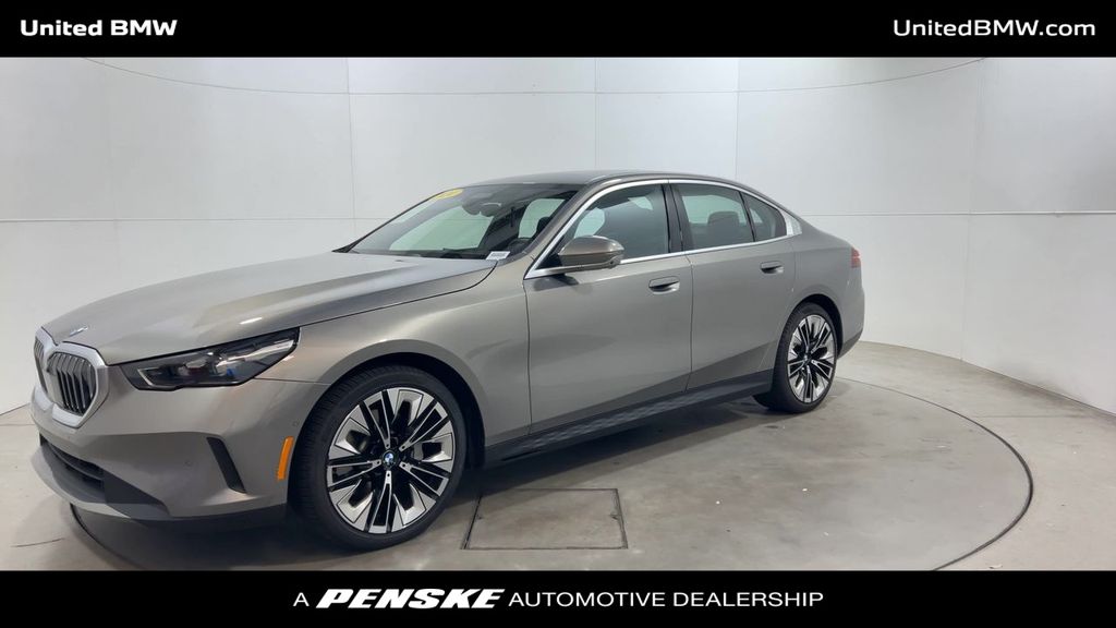 Thumbnail: 2024 BMW 5 Series - 4