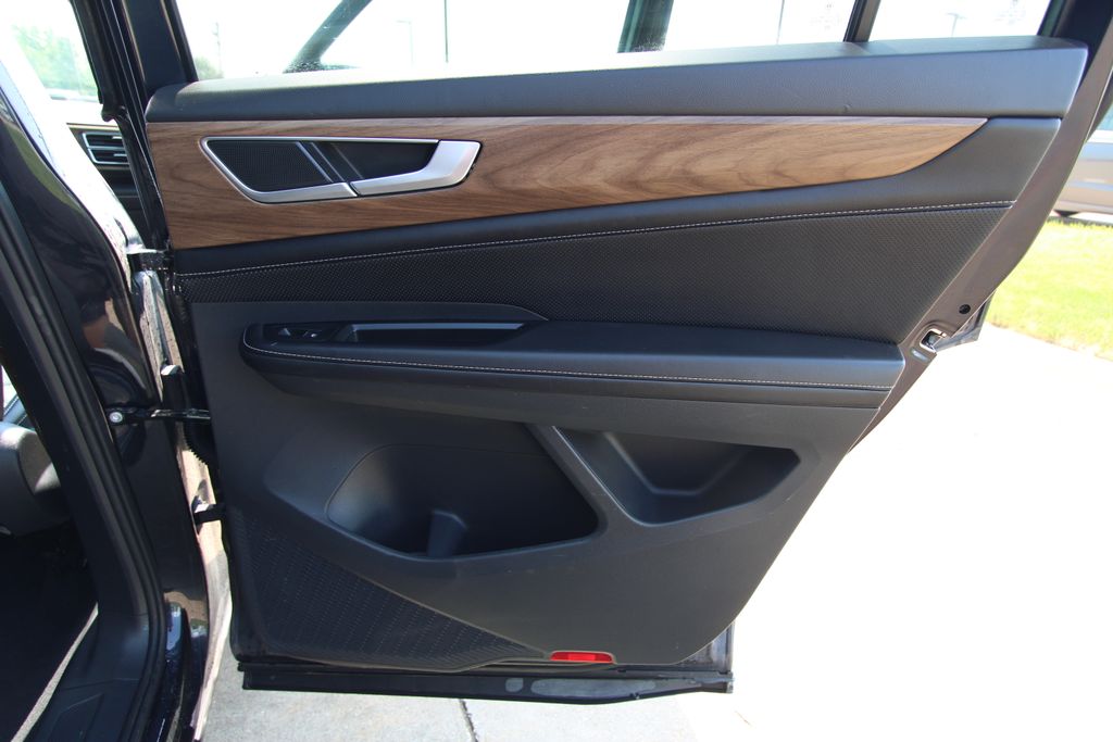 Used 2025 Volkswagen Atlas SUV