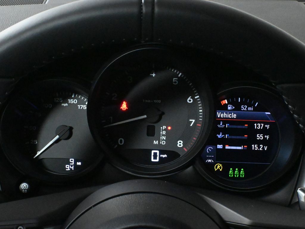 Thumbnail: 2026 Porsche Macan - 20