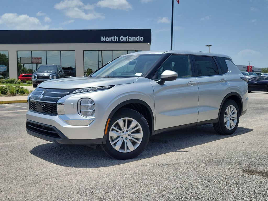 2026 Mitsubishi Outlander ES