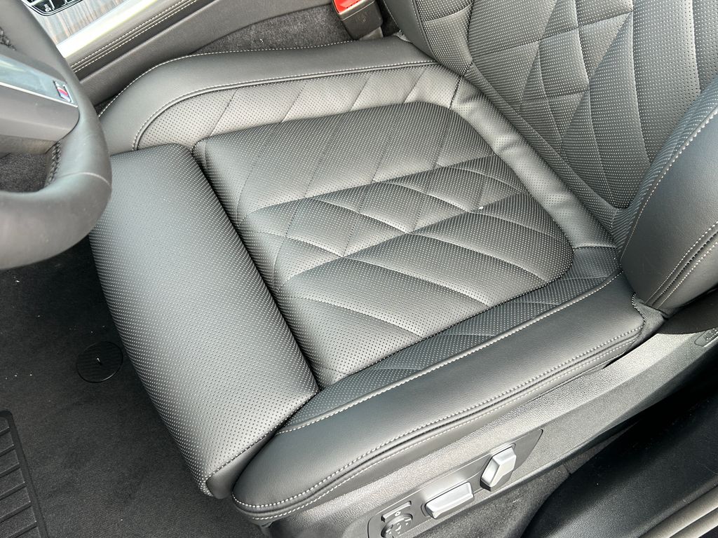 2026 BMW X5 xDrive50e 15