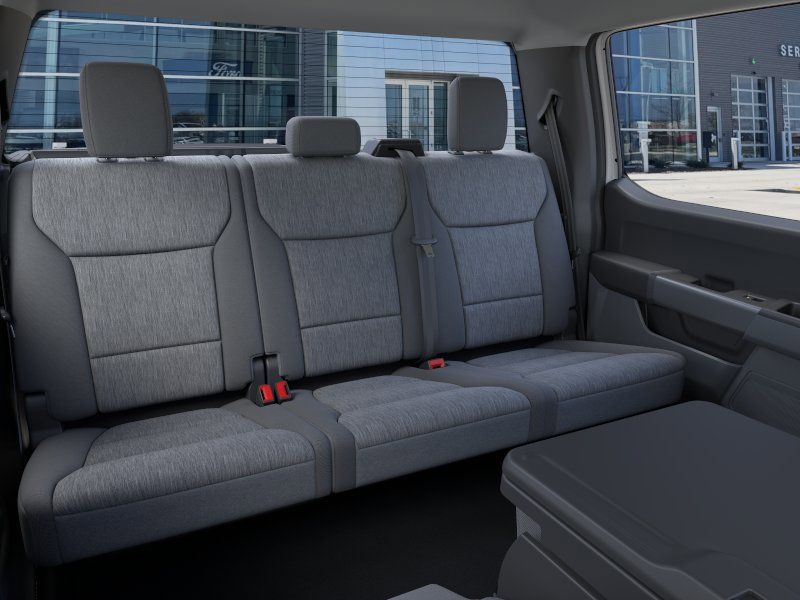 New 2026 Oxford White Ford XLT image 11